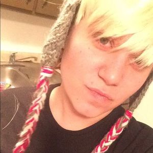 Meet your Posher, Ellis